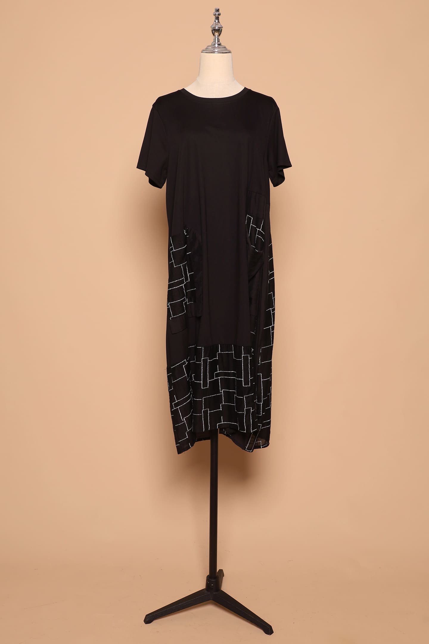 PO - Everly Squares Dress in Black - Image 5