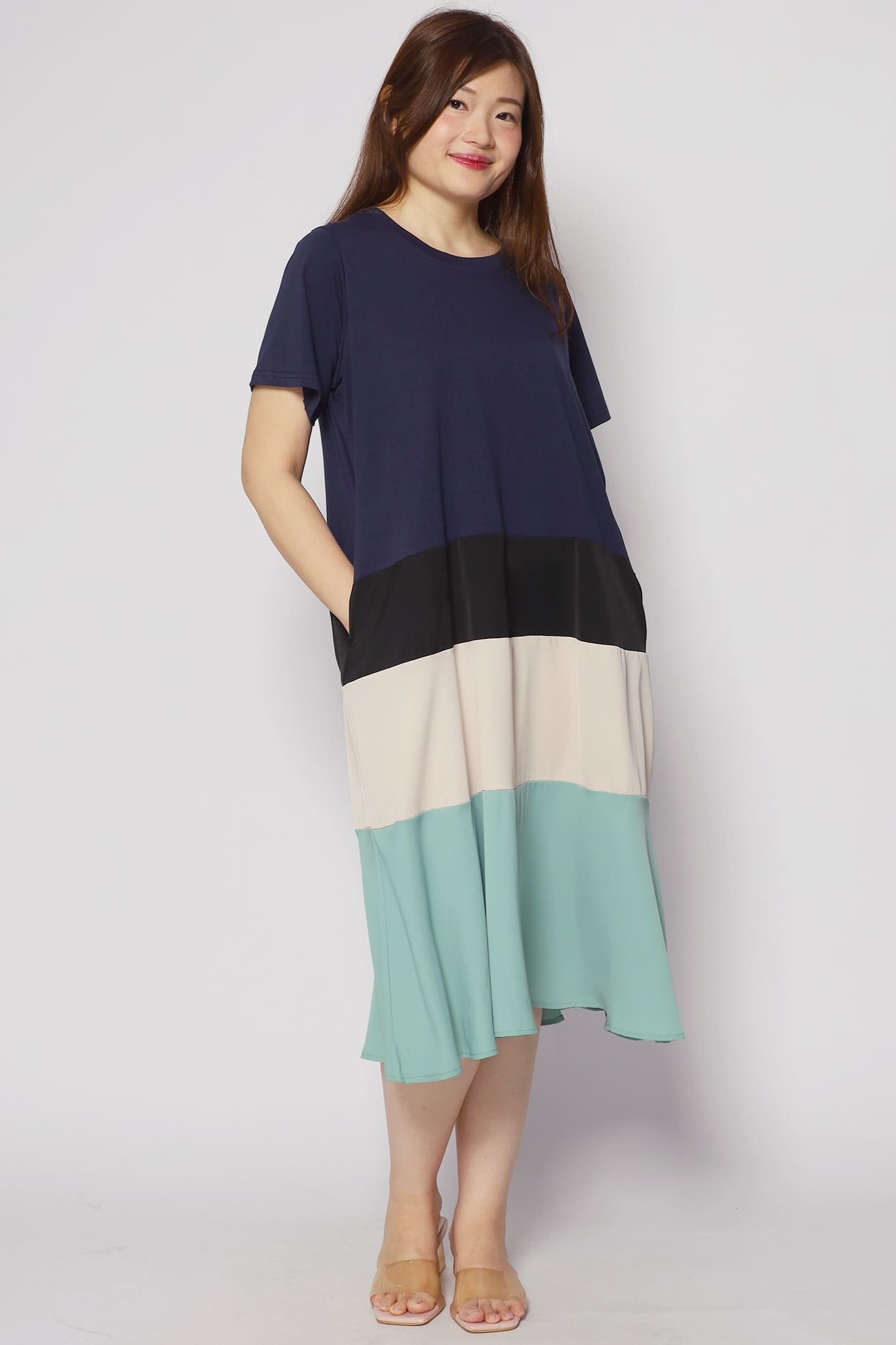Ivon Colourblock Dress in Blue - Image 3