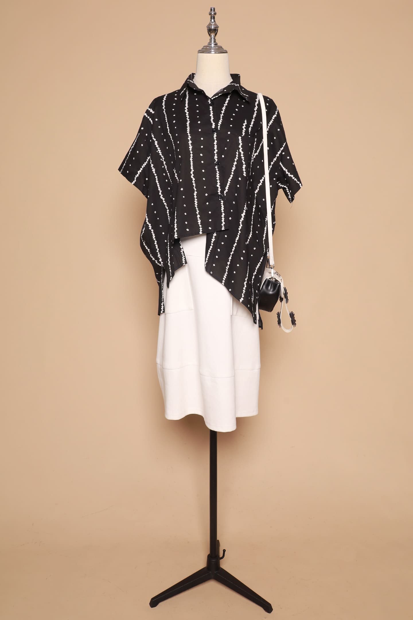 PO - Heidi Open back Top in Black - Image 5