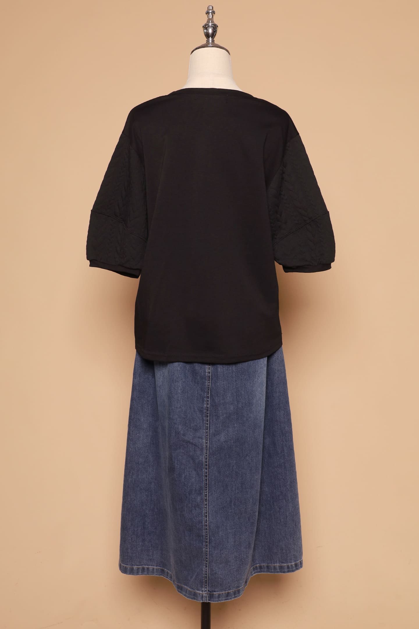 PO - Yuan Embossed Sleeves Top in Black - Image 6
