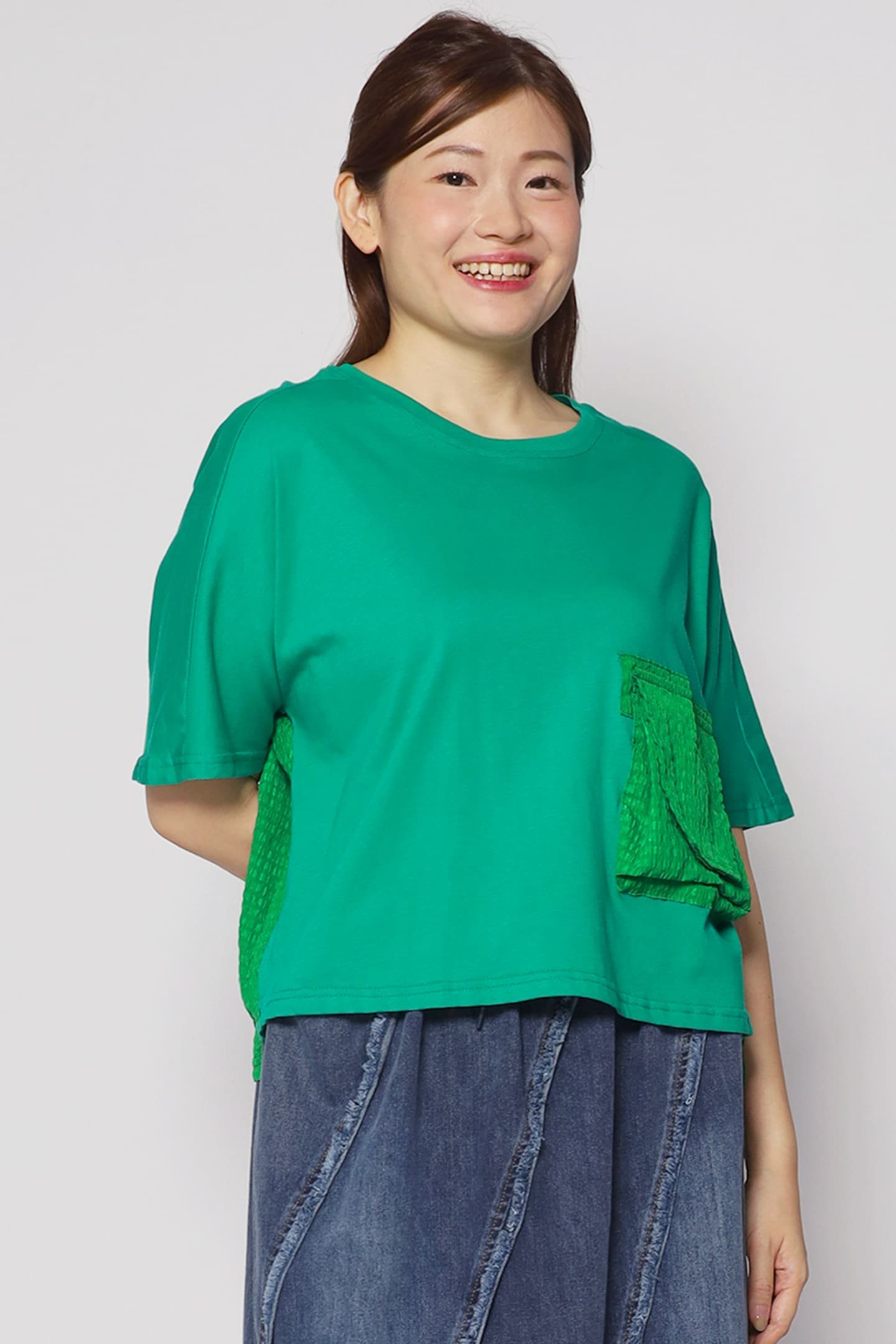 Roon Pocket Top in Green - Image 1