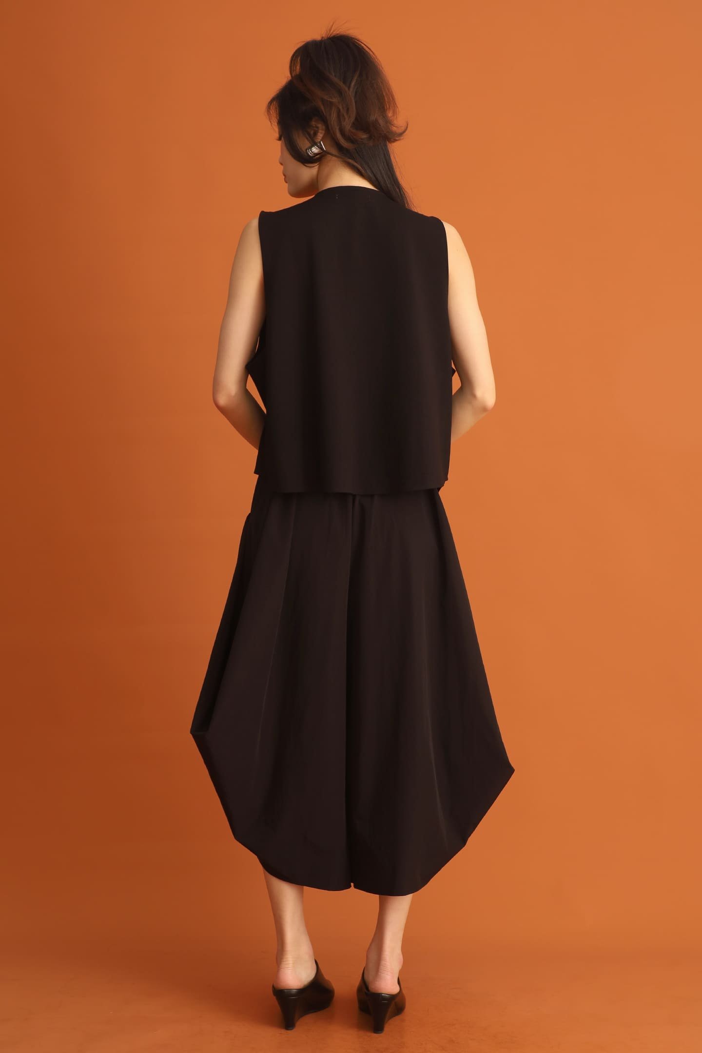 CHOSEN - Joo Zipper Vest in Black - Image 7