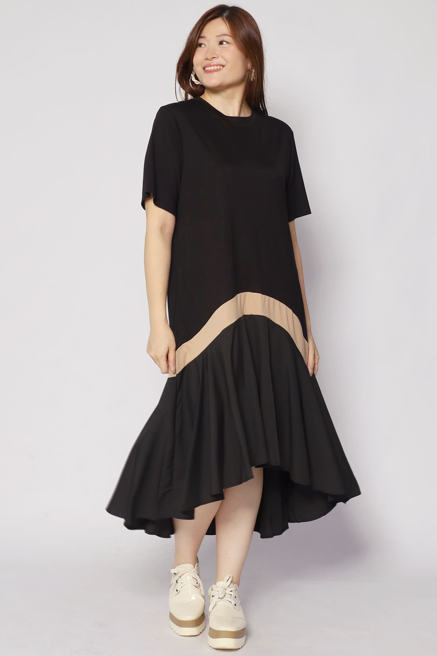 Leigh Colourblock Dress in Black - Image 1