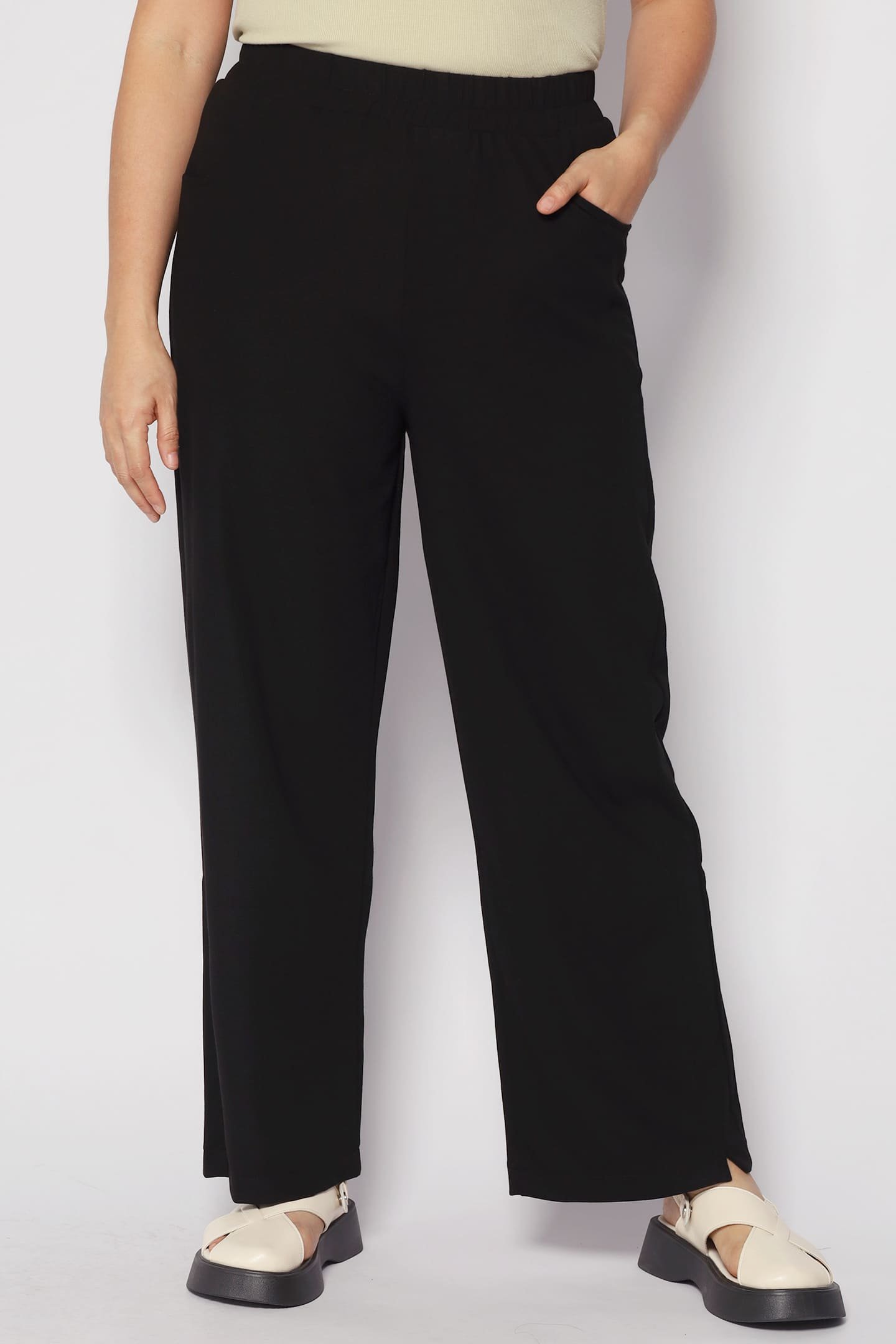 Rhy Pants in Black - Image 2