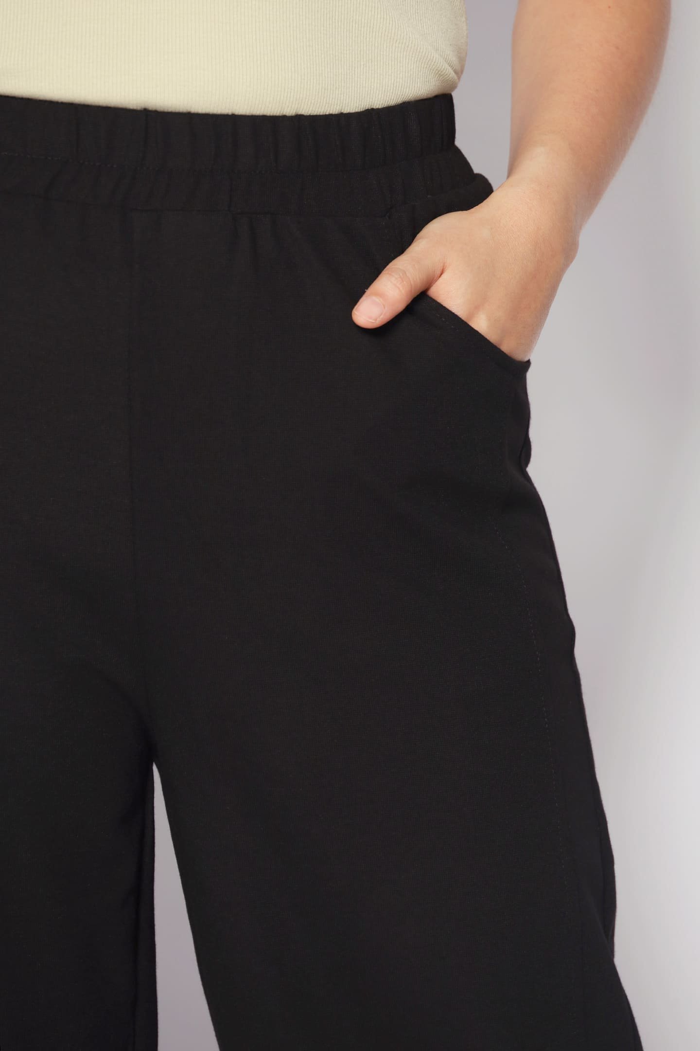 Rhy Pants in Black - Image 7