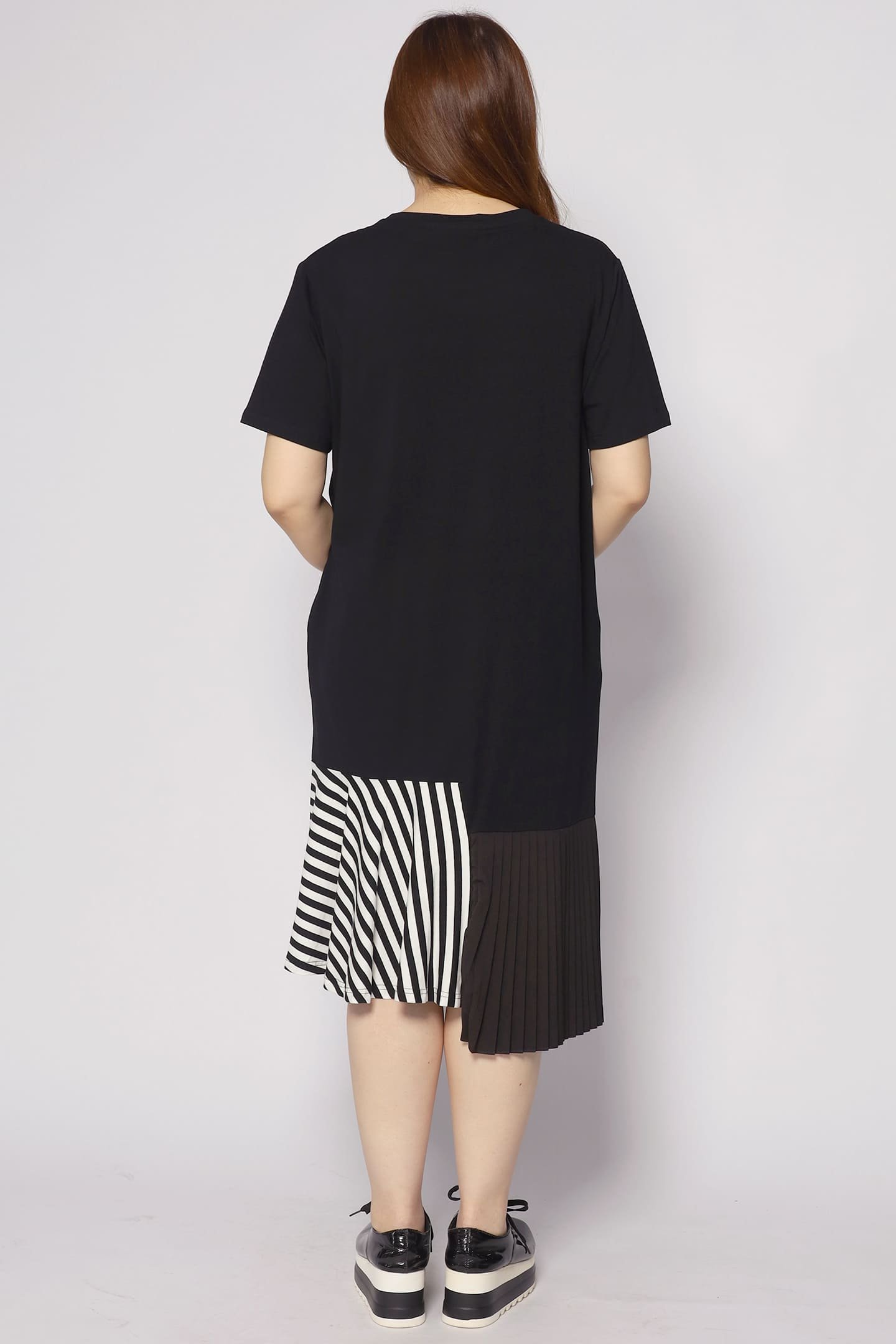 Yara Monochrome Dress - Image 7